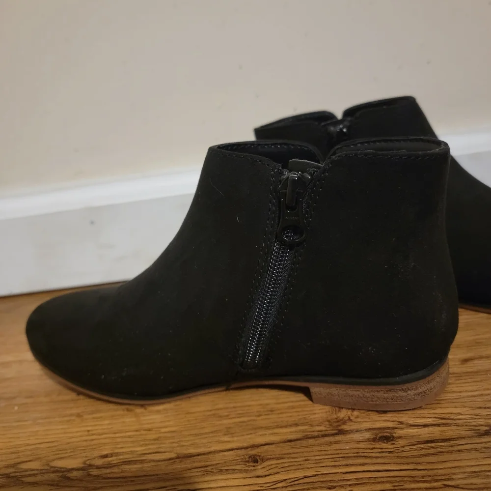 Cat & Jack Girls Black Suede Ankle Boots Size 3